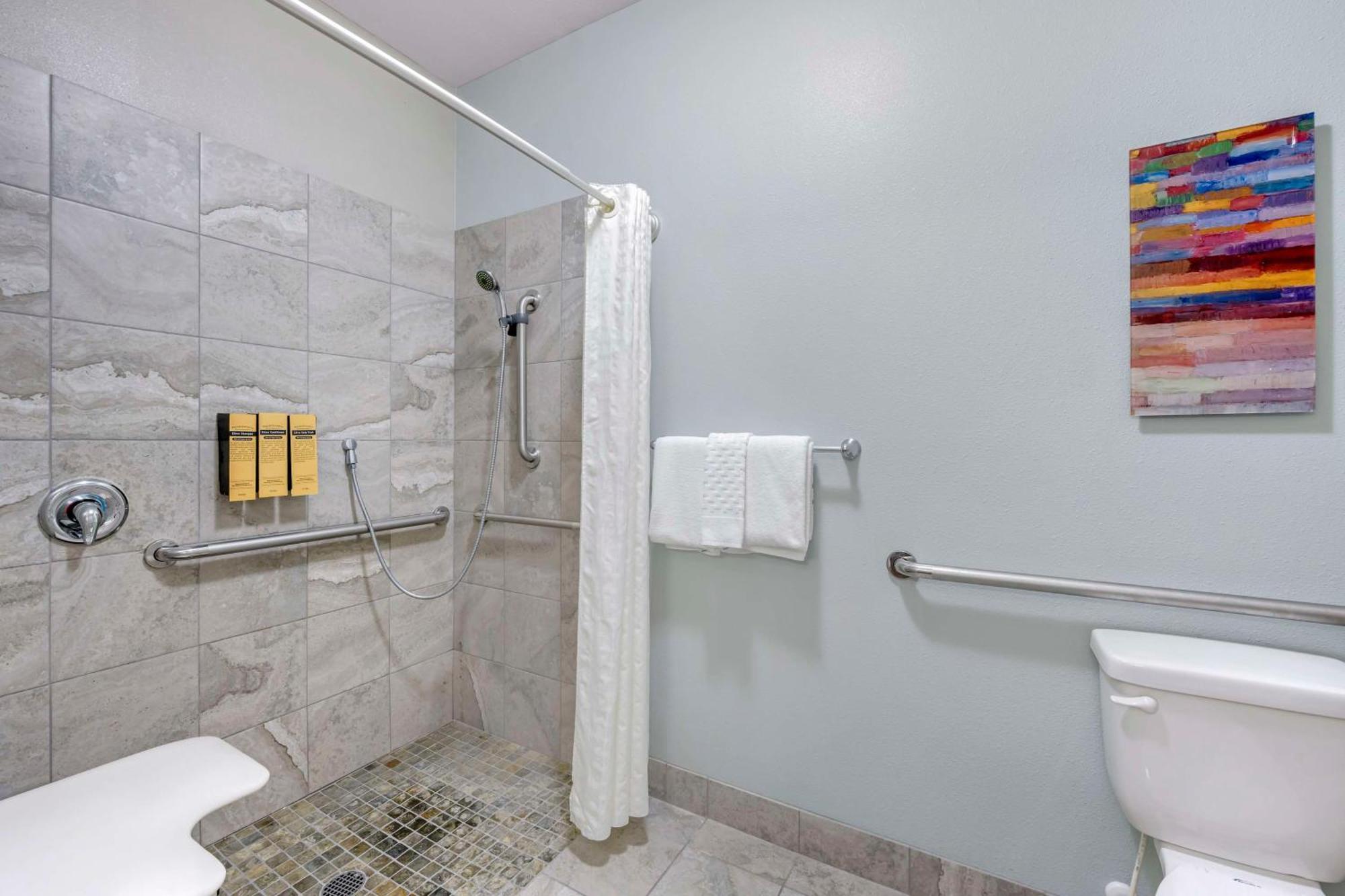 Best Western Plus Peppertree Inn At Omak Exterior foto